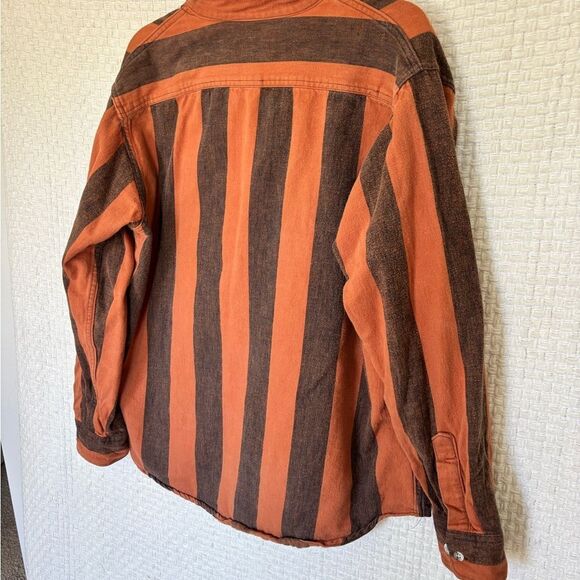 Vintage Button Down ✨ - Picture 6 of 7